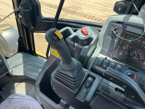 2023 Caterpillar 420 XE Backhoe Loader