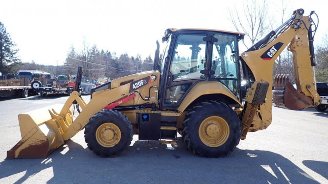 2018 CATERPILLAR 420F2