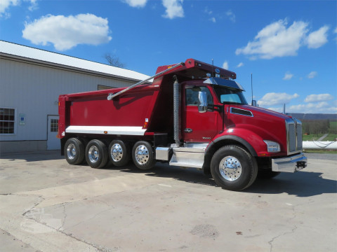 2022 Kenworth T880 Quad Axle Dump Truck 