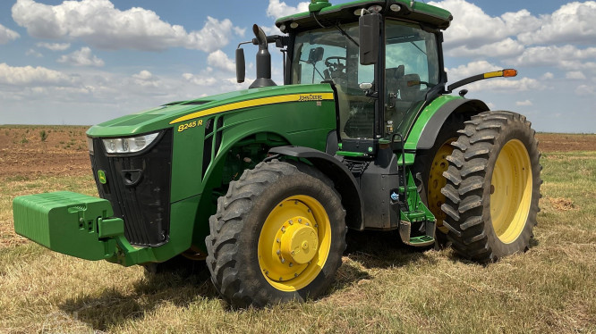 2019 John Deere 8245R