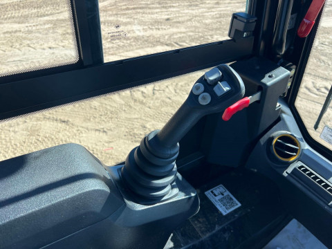 2023 JCB 3TS-8T Compact Track Loader