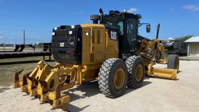 2014 CATERPILLAR 140M2