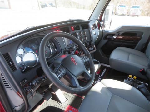 2022 Kenworth T880 Quad Axle Dump Truck 