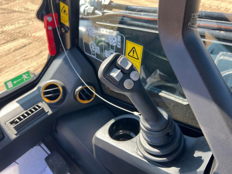 2023 JCB 3TS-8T Compact Track Loader