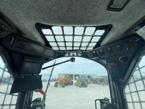 DEERE 331G Skid Steer – Track.