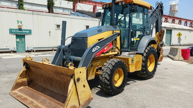 2017 DEERE 410L