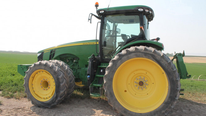 2019 John Deere 8320R