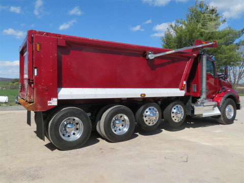 2022 Kenworth T880 Quad Axle Dump Truck 