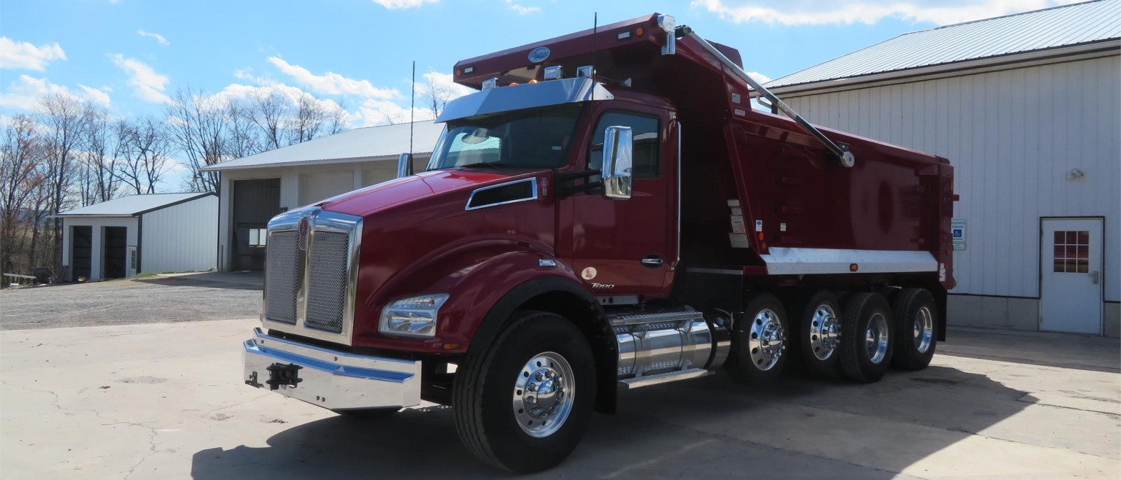 2022 Kenworth T880 Quad Axle Dump Truck 