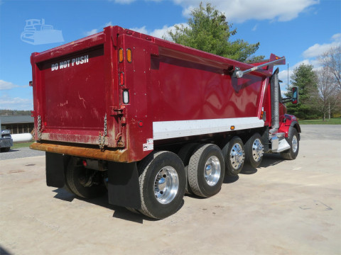 2022 Kenworth T880 Quad Axle Dump Truck 