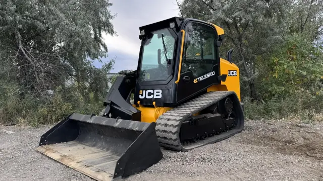 2021 JCB 3TS-8T