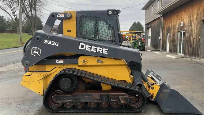 2016 DEERE 333G