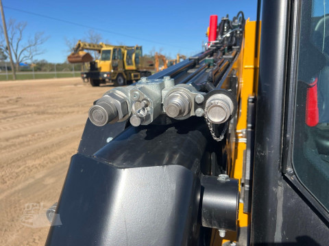 2023 JCB 3TS-8T Compact Track Loader