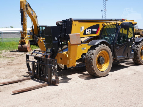 2019 CATERPILLAR TL1055D