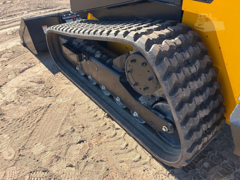 2023 JCB 3TS-8T Compact Track Loader